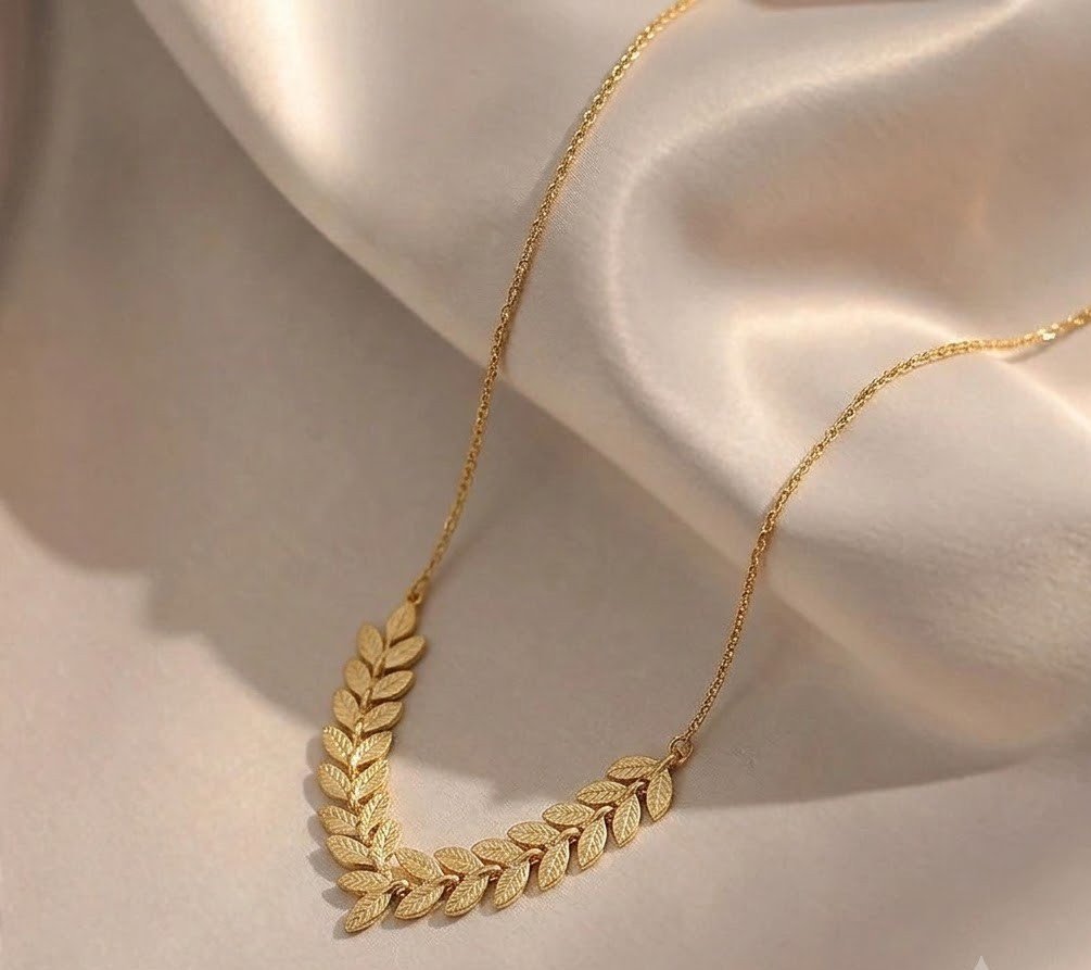 Aurelia Feather Necklace - Image 4