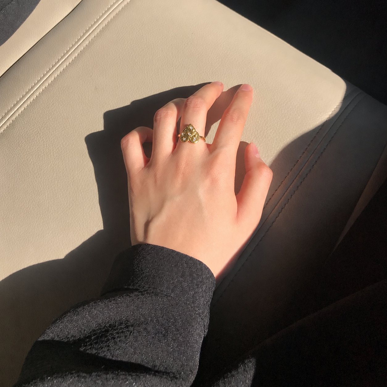Radiant Heart Ring - Image 3