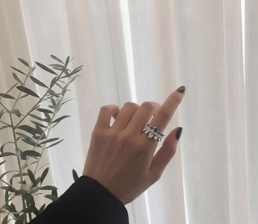 Argent Crown Ring - Image 3